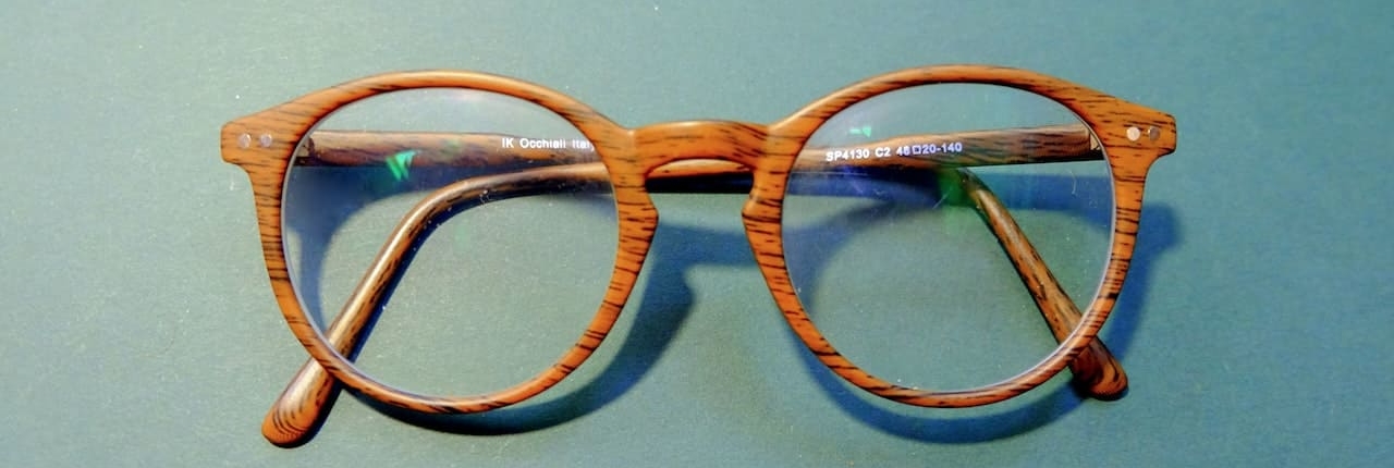 Brillenarten-Hornbrille-Header-Bild