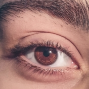 Auge-Augenkrankheiten-Augenlidzucken-Header-Bild