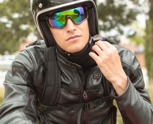 Brillenarten-Motorradbrille-Header-Bild